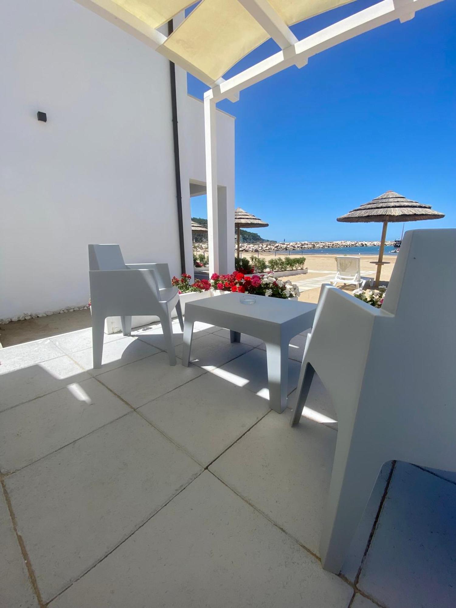 Marina Bay Beach Suites Peschici Εξωτερικό φωτογραφία